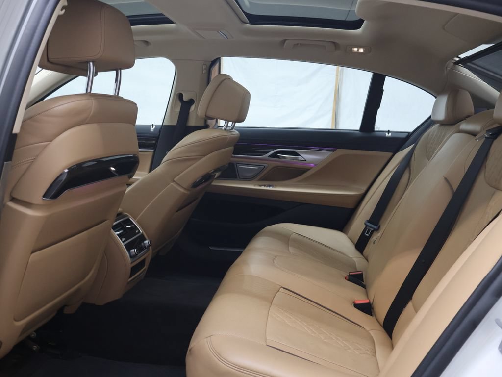 Used 2022 BMW 740i xDrive w/ Premium Package AWD/4WD image 14