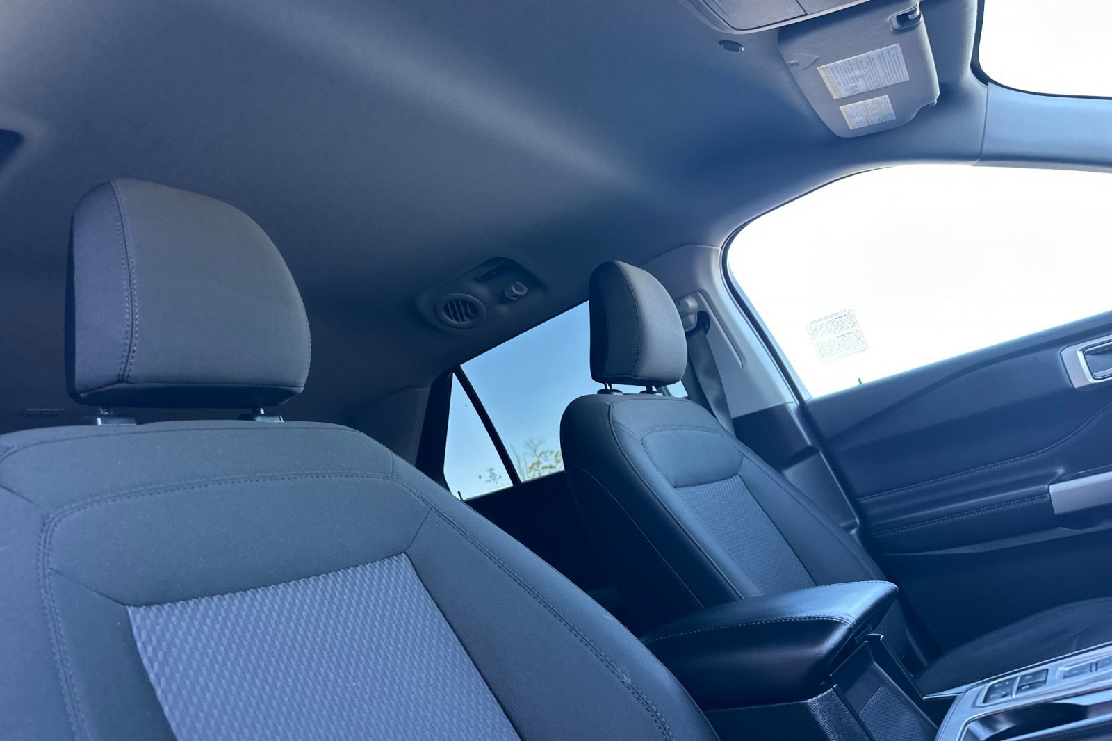 Used 2024 Ford Explorer XLT image 18