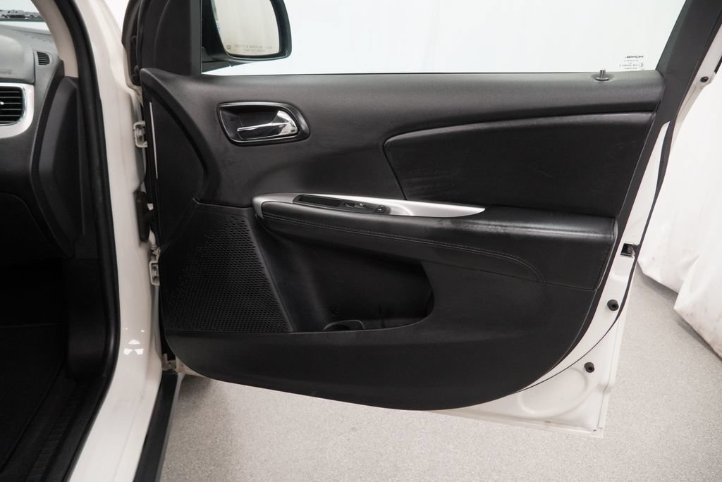 Used 2019 Dodge Journey SE FWD image 32