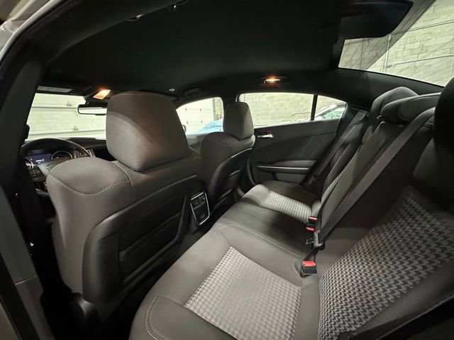 Used 2023 Dodge Charger R/T w/ Technology Group image 15