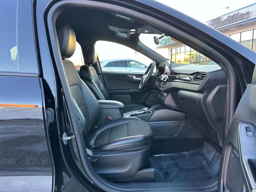 Used 2025 Ford Escape ST-Line image 19