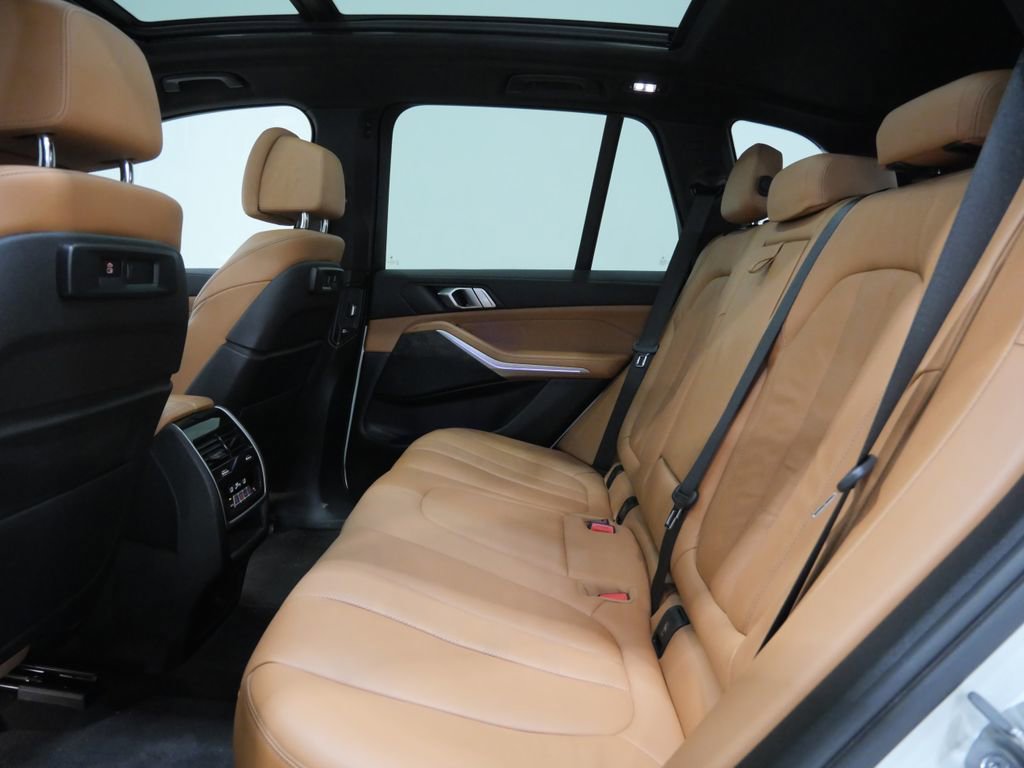 Used 2022 BMW X5 xDrive40i w/ Luxury Seating Package AWD/4WD image 26