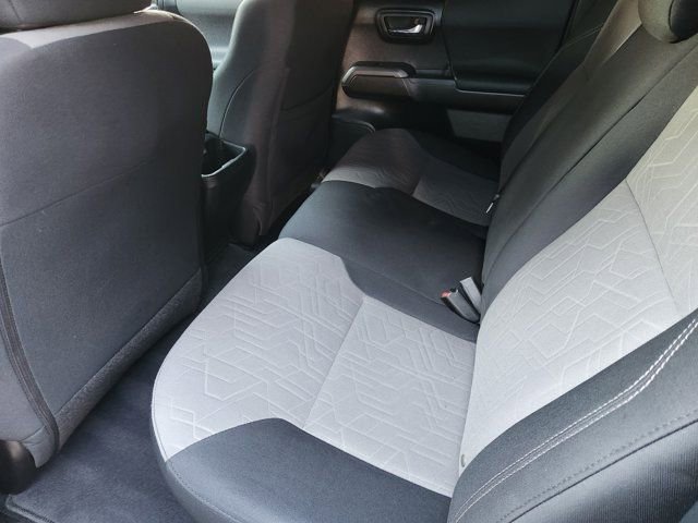 Used 2020 Toyota Tacoma TRD Sport w/ Technology Package image 31