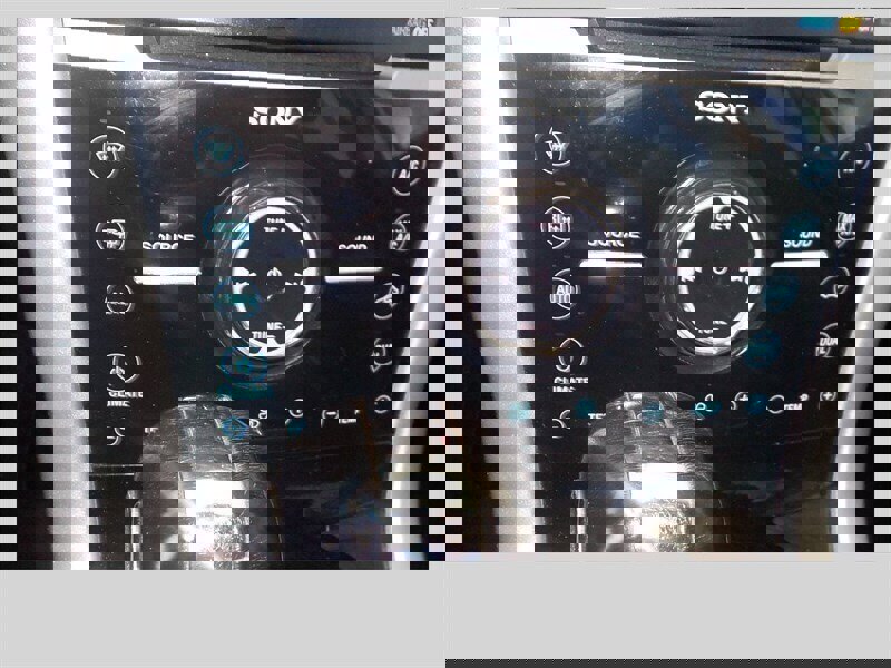 Used 2013 Ford Edge Limited image 23