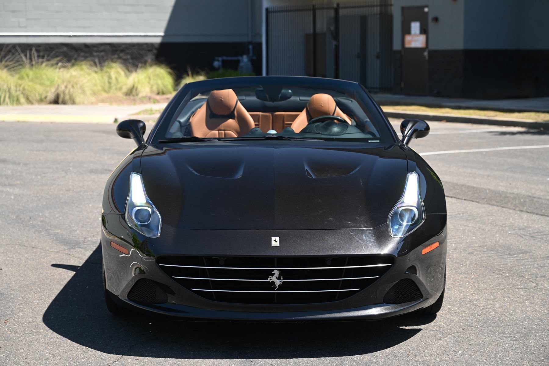Used 2016 Ferrari California T RWD image 3