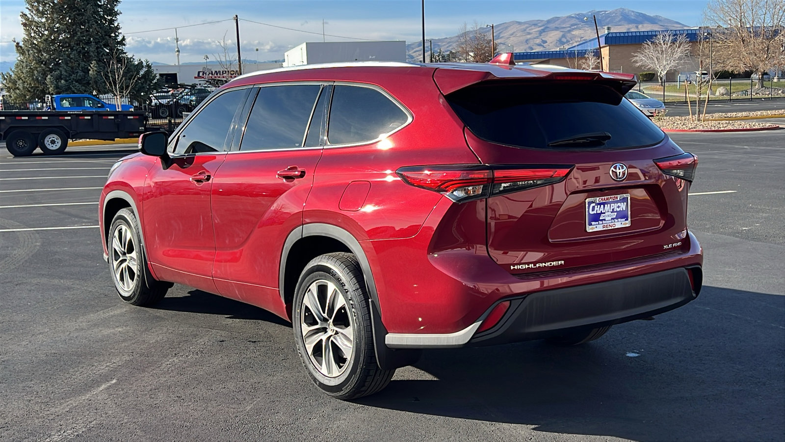 Used 2020 Toyota Highlander XLE image 7
