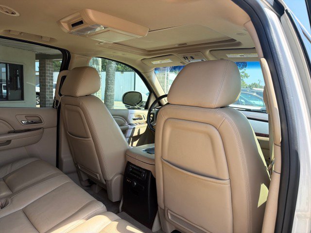 Used 2013 Cadillac Escalade ESV Luxury RWD image 25