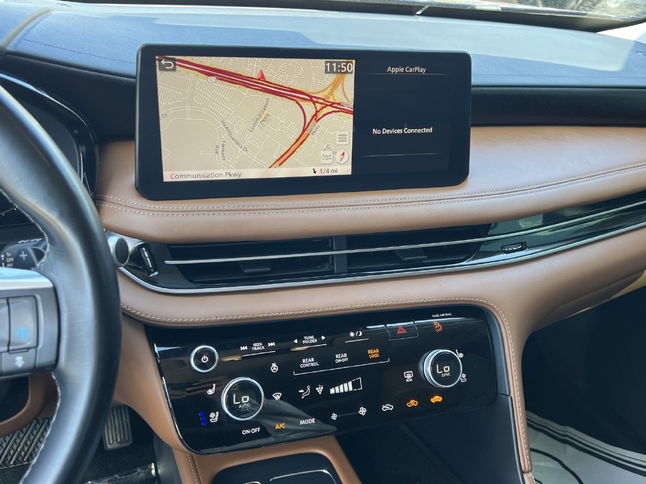 Used 2022 INFINITI QX60 Sensory w/ Vision Package AWD/4WD image 16