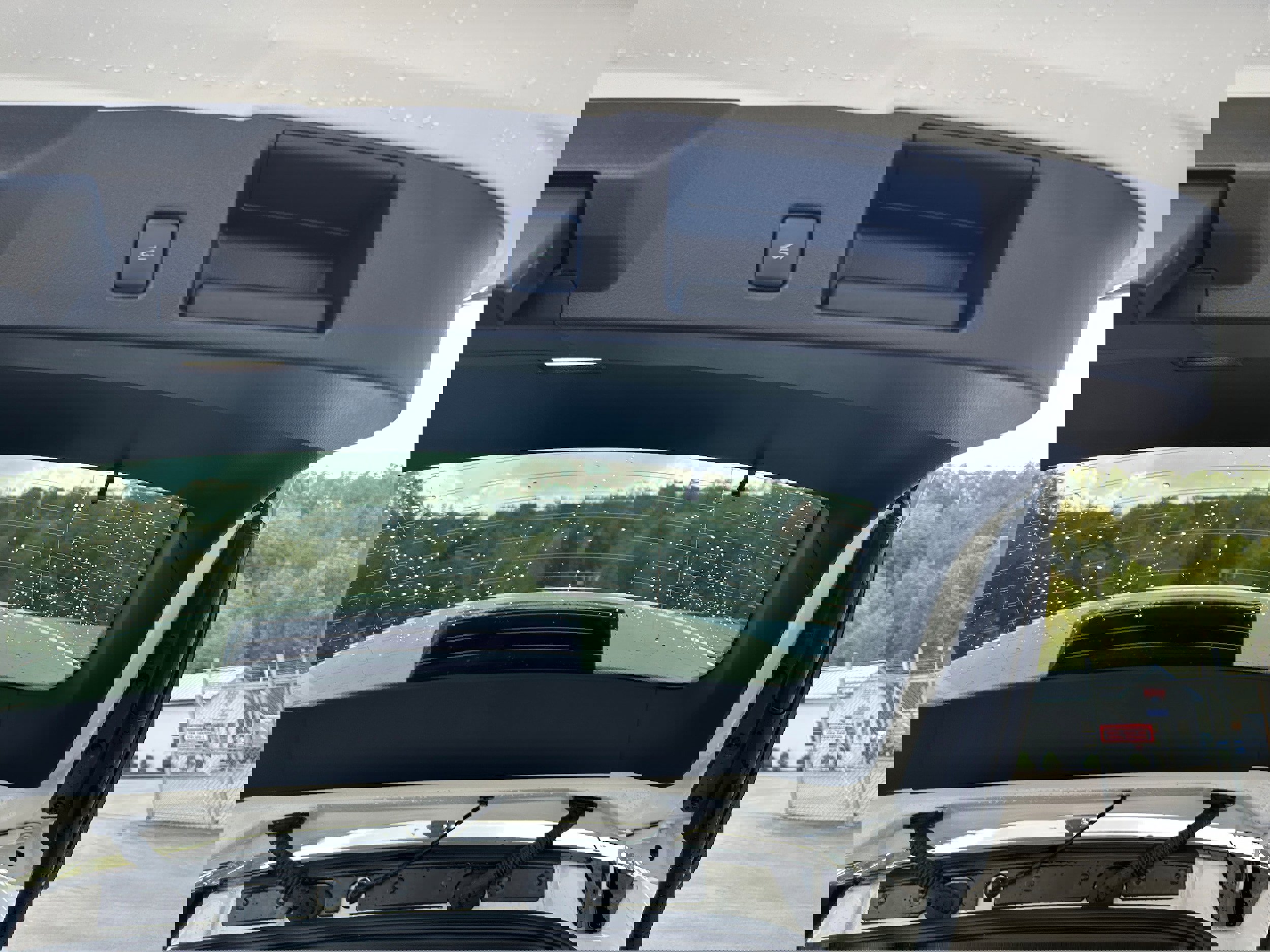 New 2025 Ford Escape SE w/ PHEV Premium Package FWD image 27