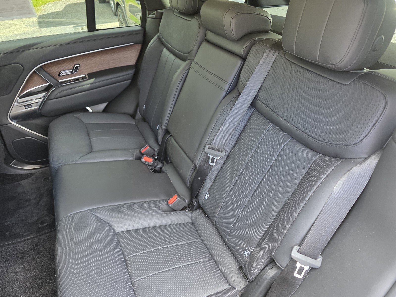 Certified 2024 Land Rover Range Rover SE AWD/4WD image 16
