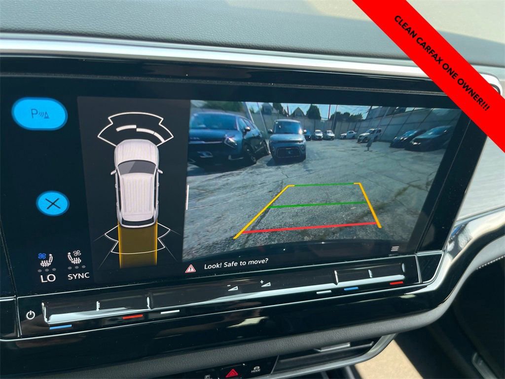 Used 2024 Volkswagen Atlas Cross Sport SE image 17