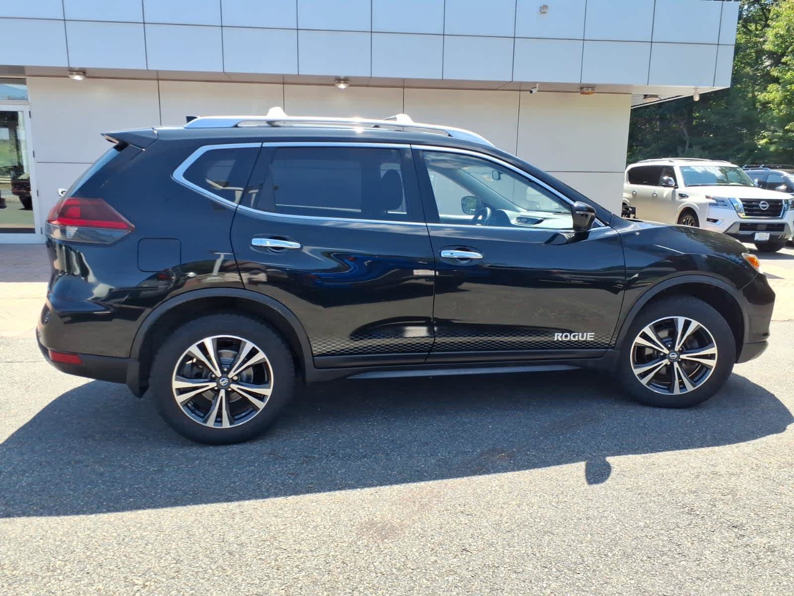 Certified 2020 Nissan Rogue SV w/ Sun & Sound Touring Package AWD/4WD image 4