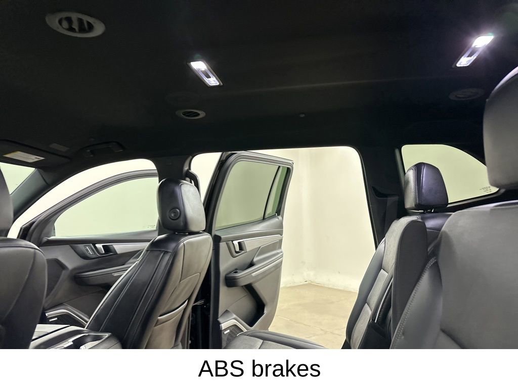 Used 2025 Buick Enclave Preferred image 31