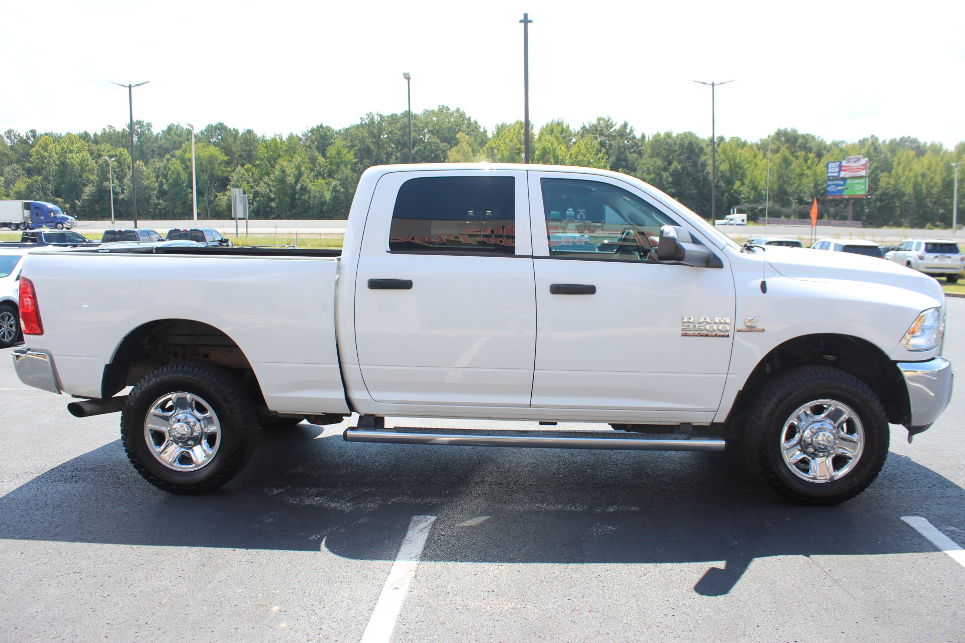 Used 2017 RAM 2500 Tradesman w/ Chrome Appearance Group AWD/4WD image 5