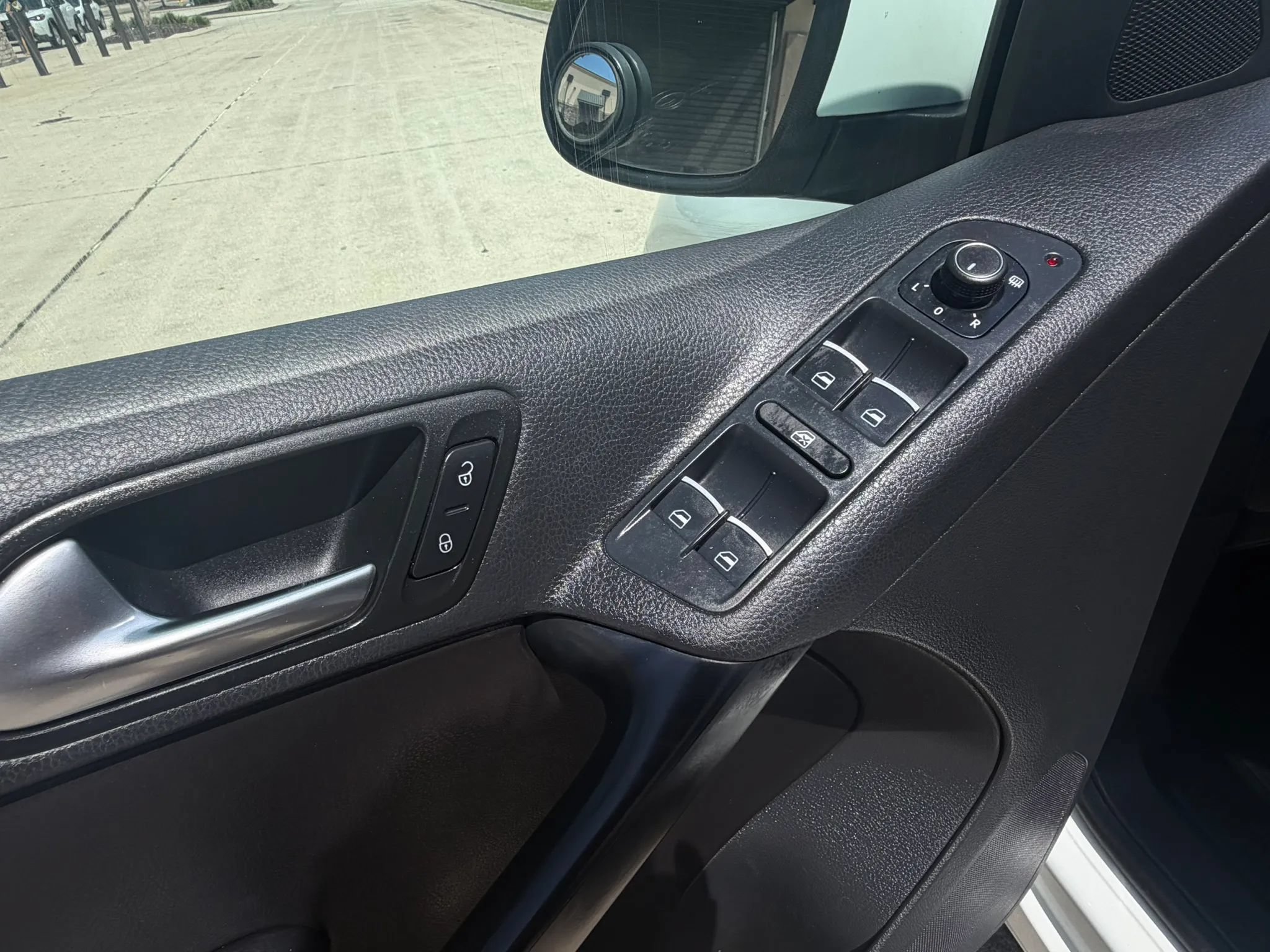 Used 2017 Volkswagen Tiguan Wolfsburg Edition FWD image 13