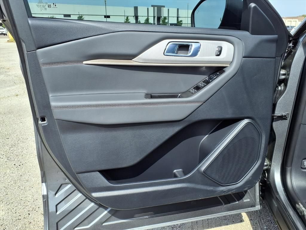New 2026 Ford Explorer Active w/ Active Comfort Package RWD image 21