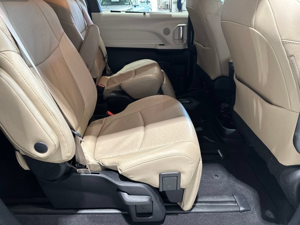 Certified 2023 Toyota Sienna Limited AWD/4WD image 23