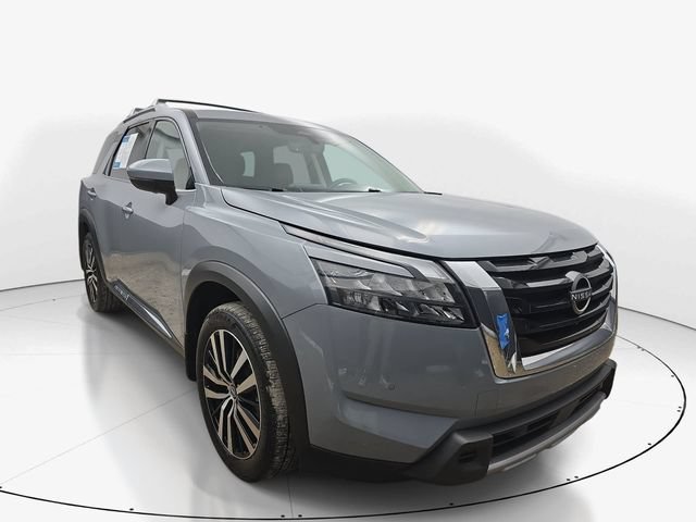 Used 2025 Nissan Pathfinder Platinum w/ Cargo Package FWD image 3