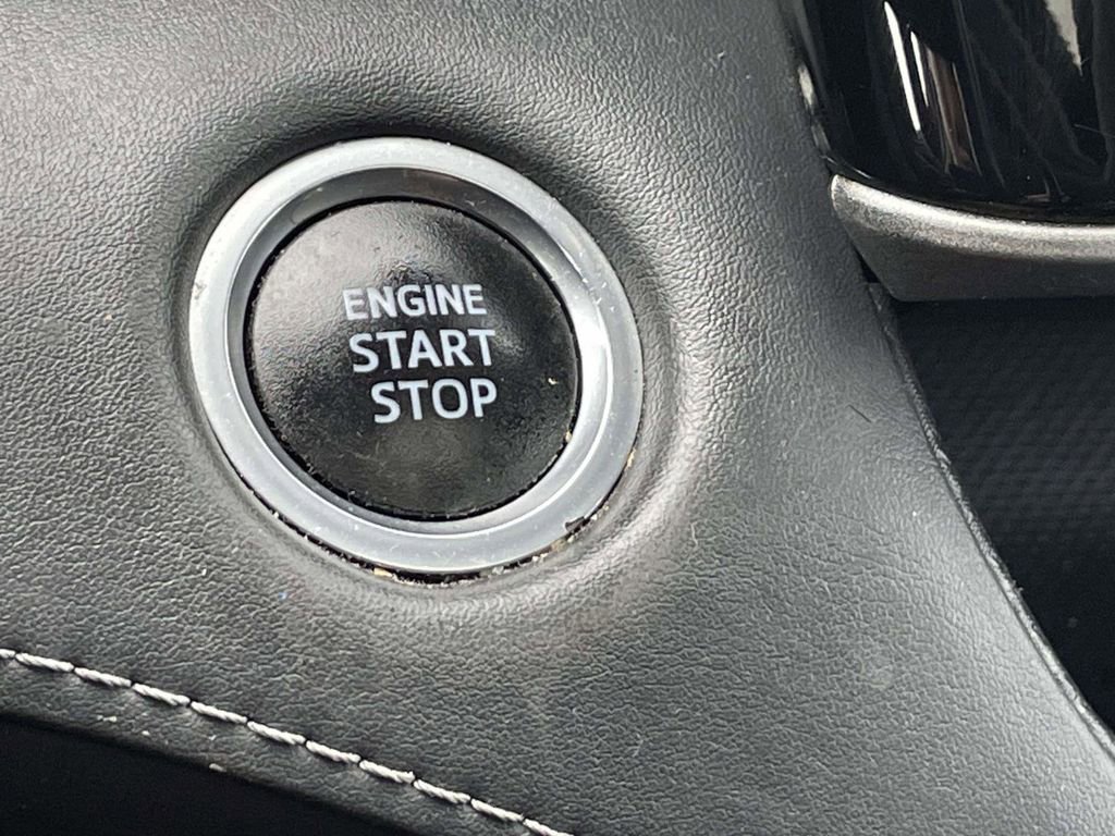 Used 2021 Toyota Highlander XLE AWD/4WD image 31