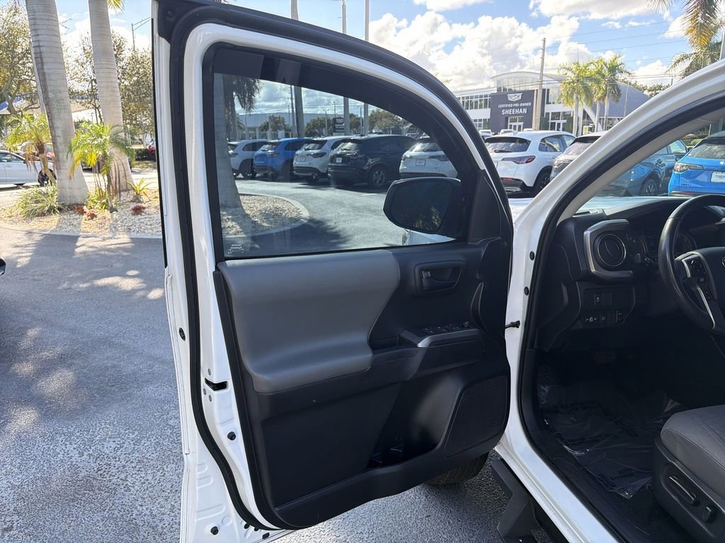 Used 2020 Toyota Tacoma SR5 image 37