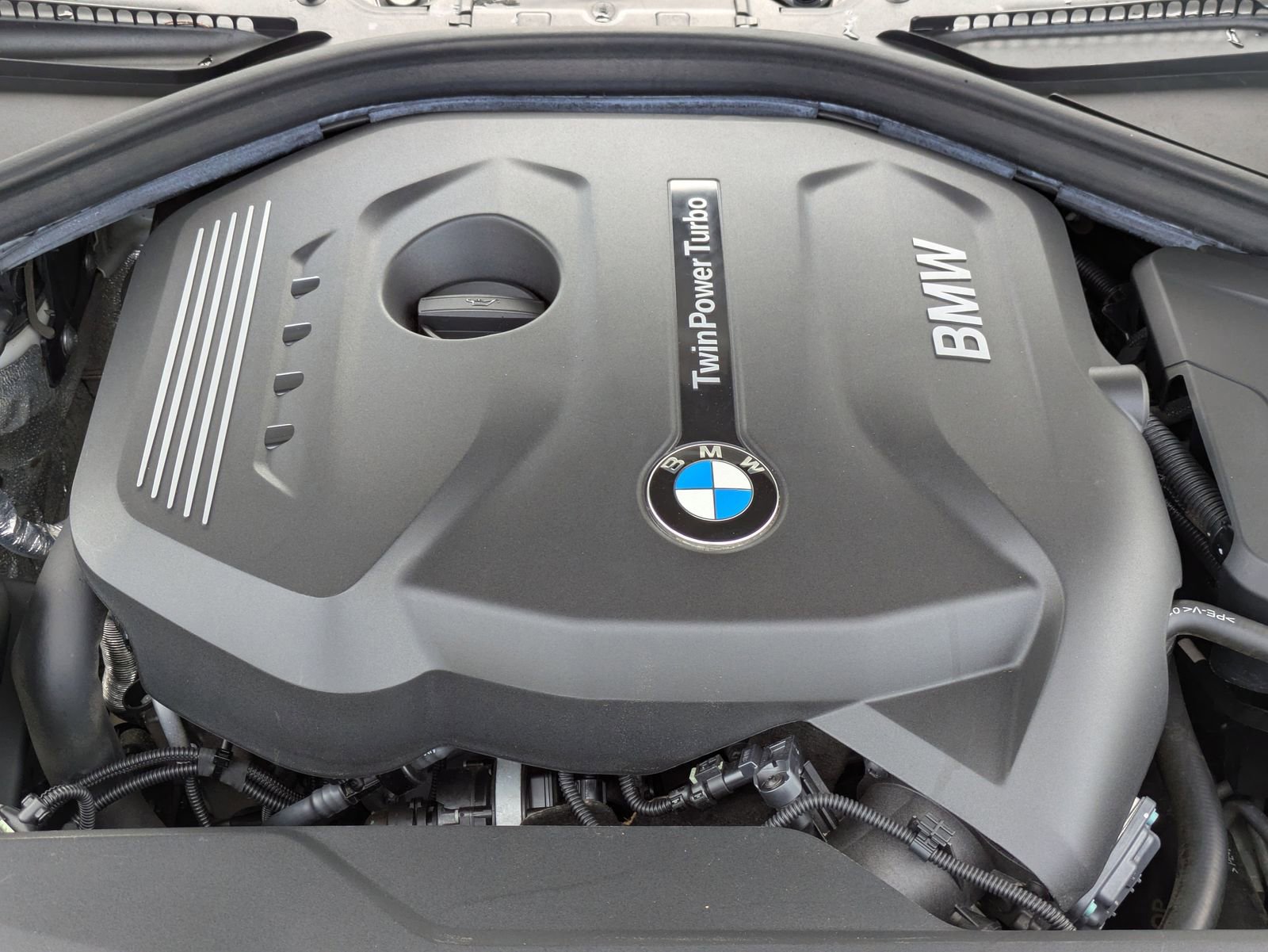 Used 2017 BMW 330i xDrive Sedan AWD/4WD image 5