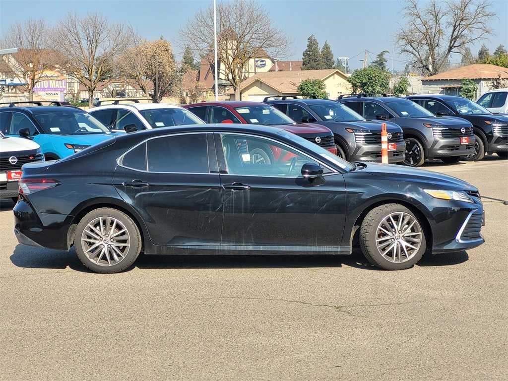 Used 2023 Toyota Camry XLE image 4