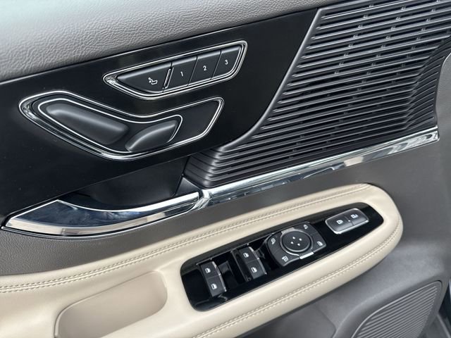 Used 2022 Lincoln Corsair Reserve w/ Equipment Group 201A image 24