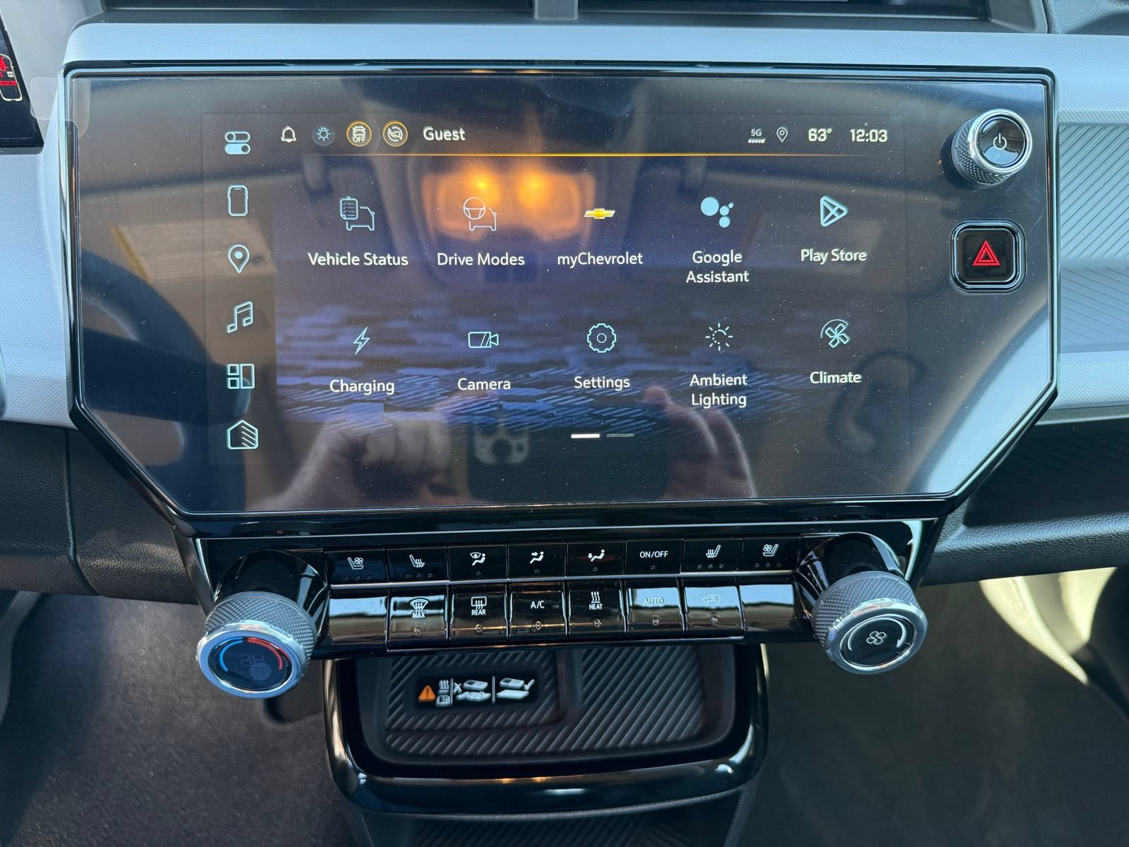 New 2027 Chevrolet Bolt RS w/ Technology Package FWD image 23