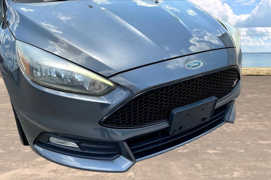 Used 2017 Ford Focus ST FWD image 34