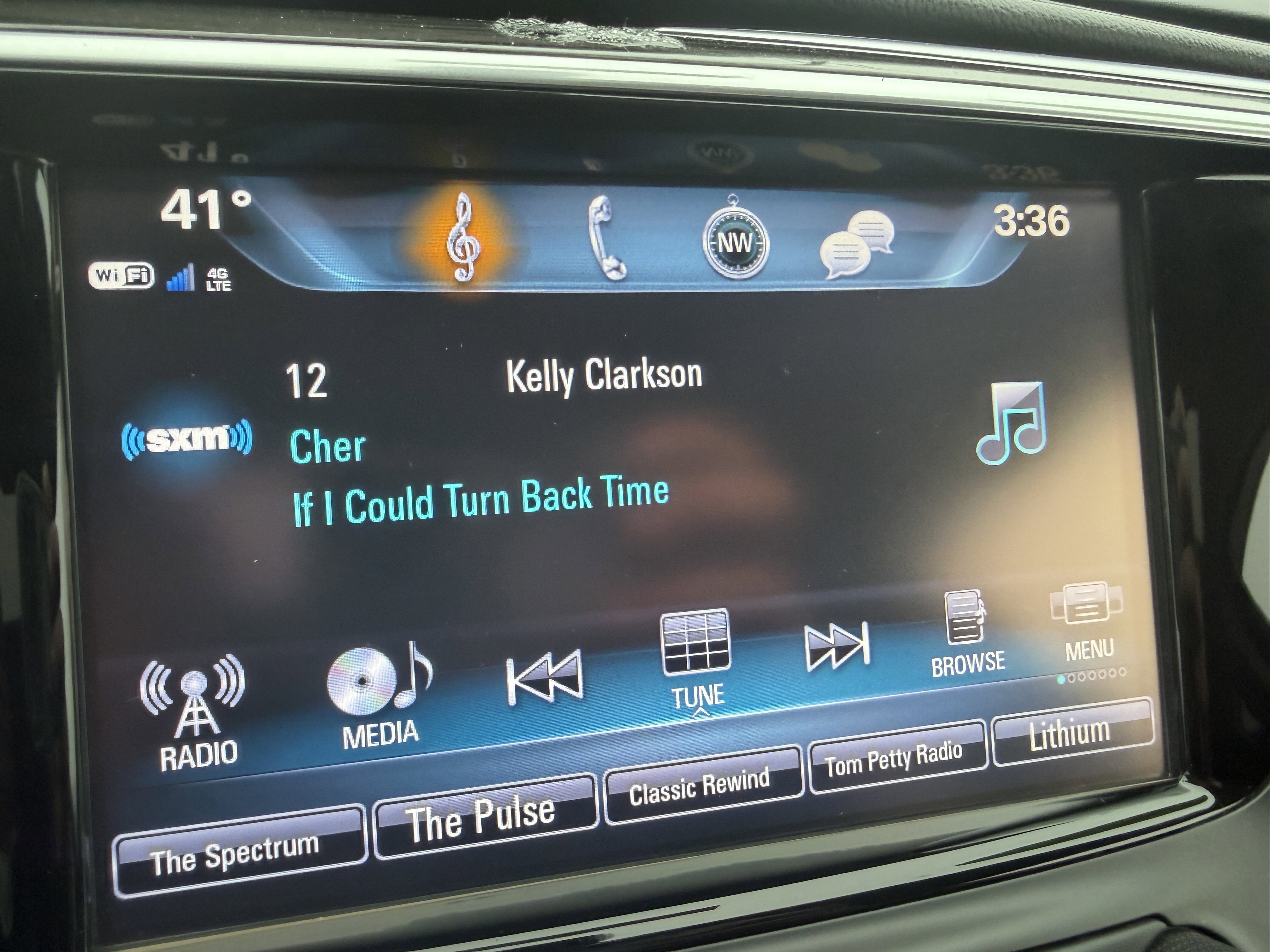 Used 2017 Buick Envision Essence image 22