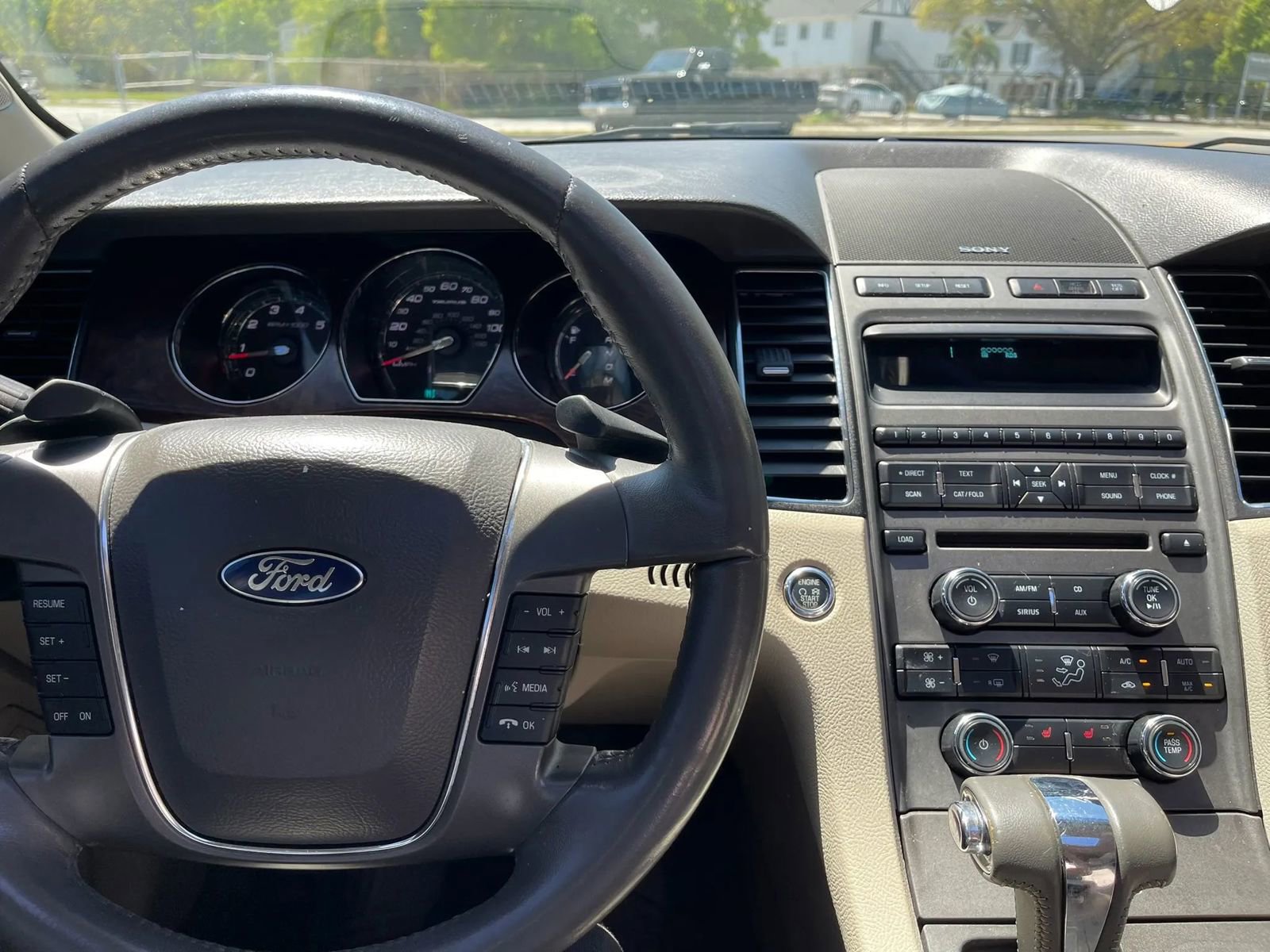 Used 2011 Ford Taurus SEL w/ 202A Rapid Spec Order Code image 13