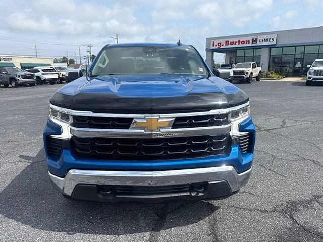 Used 2022 Chevrolet Silverado 1500 LT AWD/4WD image 8