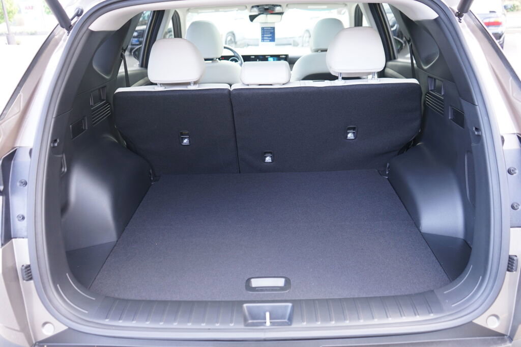 Certified 2025 Hyundai Tucson Limited AWD/4WD image 13