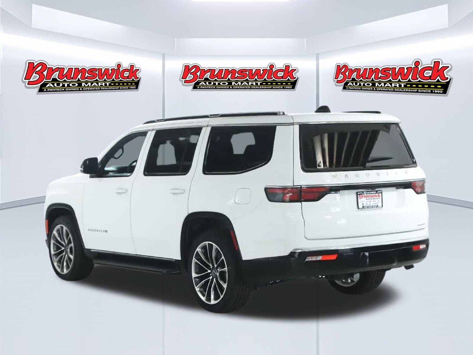 Used 2024 Jeep Wagoneer Series II w/ Premium Group I AWD/4WD image 43