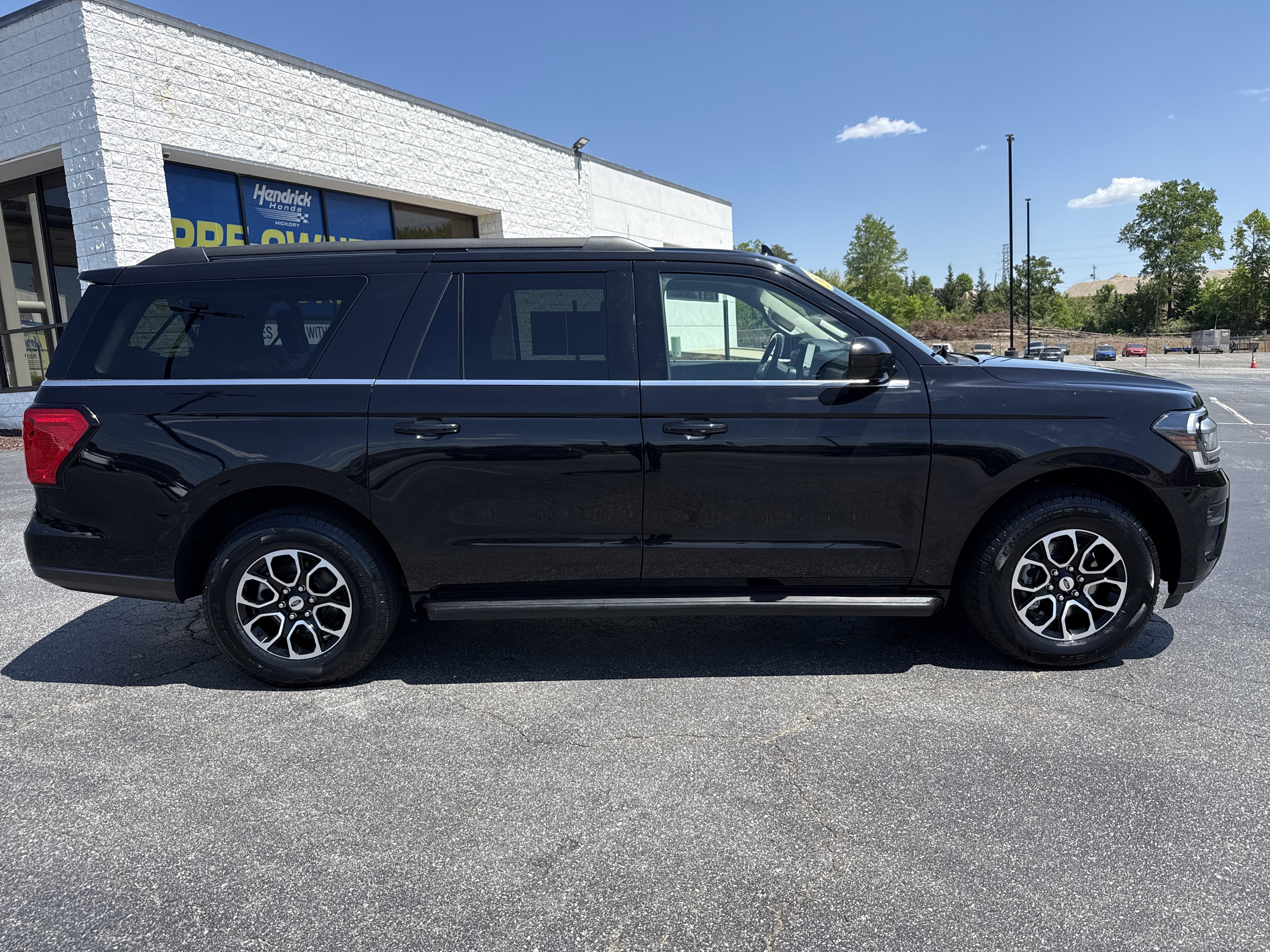 Used 2024 Ford Expedition Max XLT AWD/4WD image 11