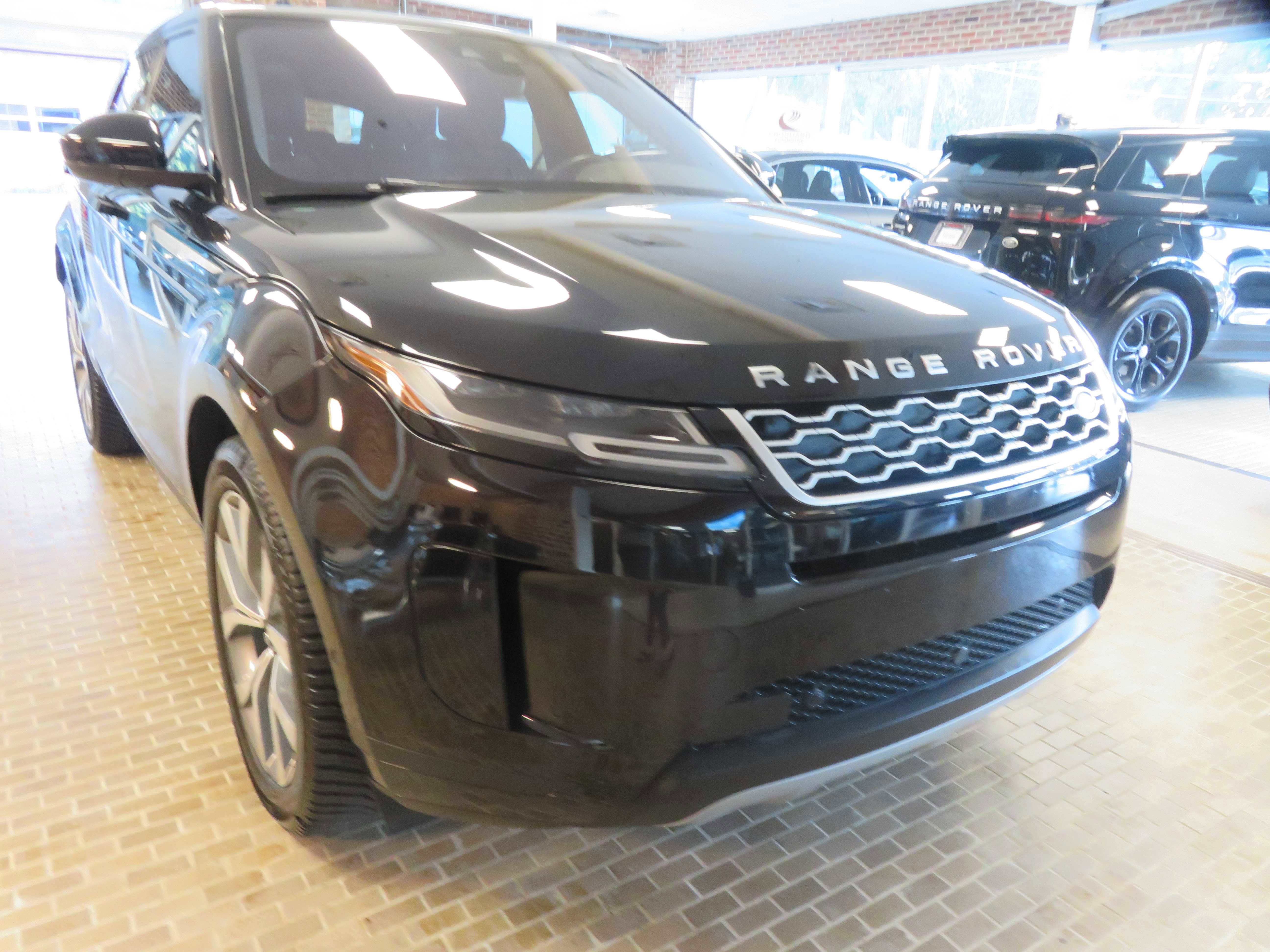 Used 2020 Land Rover Range Rover Evoque SE image 57
