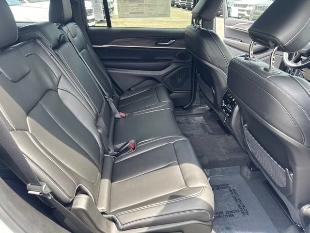New 2026 Jeep Grand Cherokee L Limited w/ Trailer Tow Package AWD/4WD image 22
