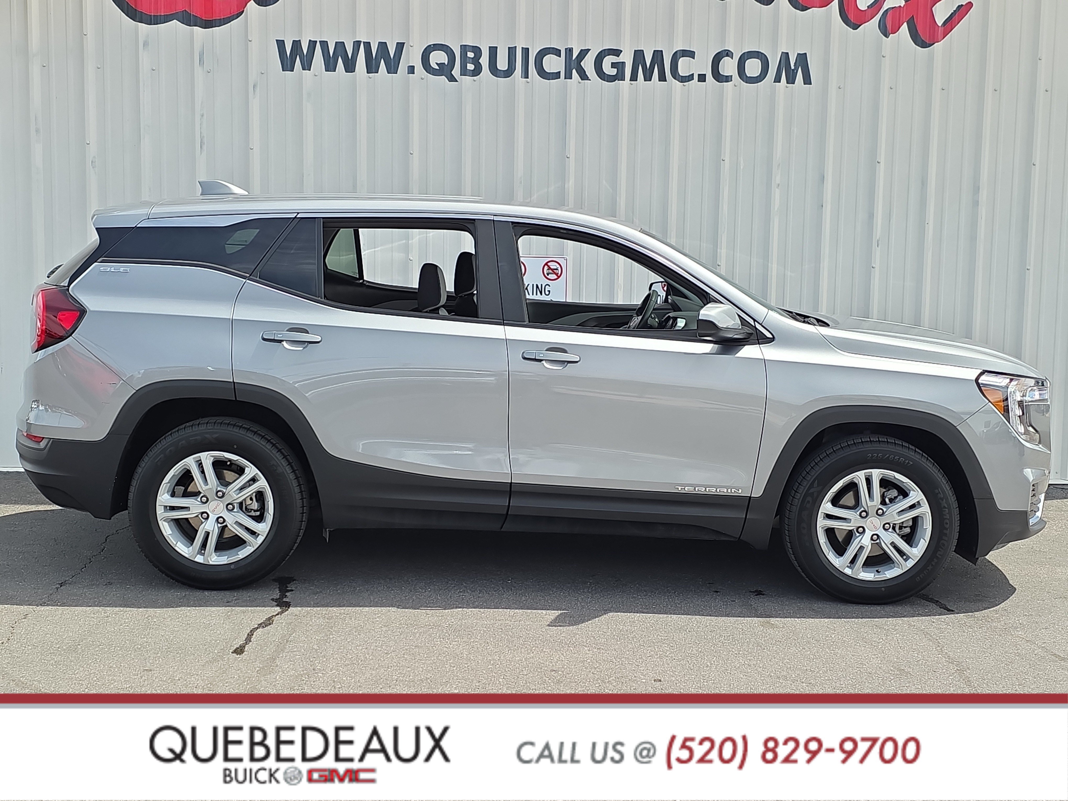 Used 2024 GMC Terrain SLE FWD image 9