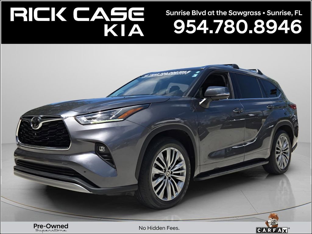 Used 2021 Toyota Highlander Platinum FWD image 1