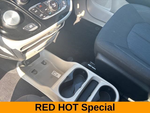 Used 2023 Chrysler Voyager LX FWD image 26