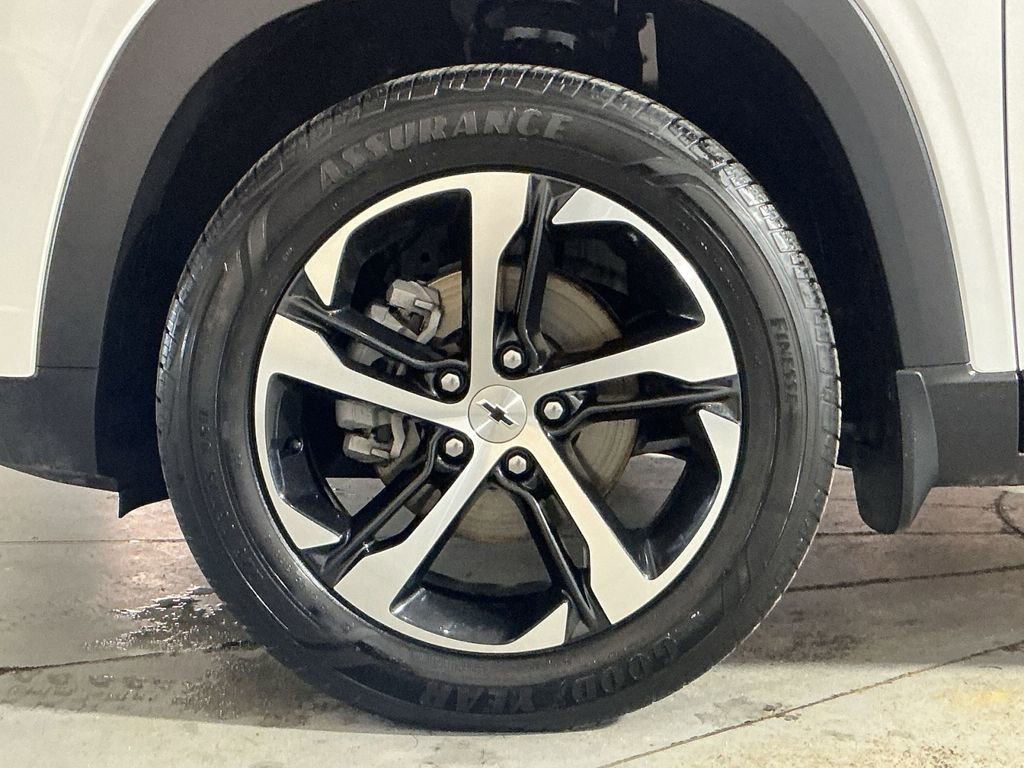 Used 2025 Chevrolet Trax RS w/ Driver Confidence Package image 20