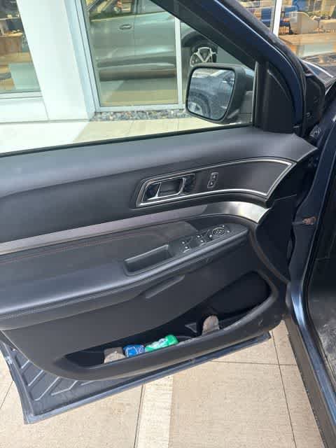 Used 2019 Ford Explorer XLT w/ Equipment Group 202A image 11