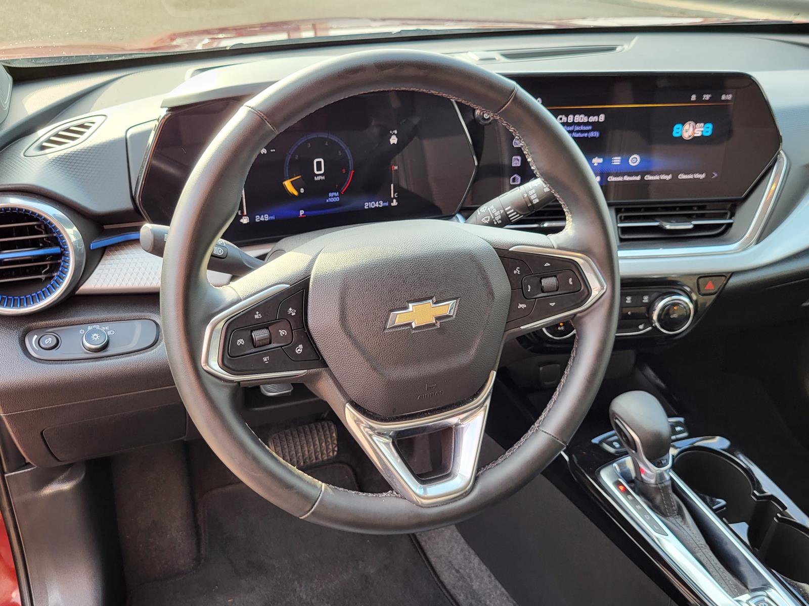 Used 2025 Chevrolet Trax LT w/ LT Convenience Package image 21