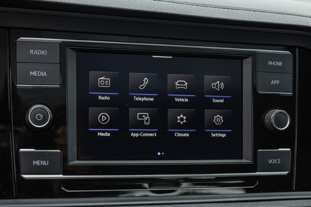 Certified 2023 Volkswagen Jetta SE w/ Panoramic Sunroof Package FWD image 19