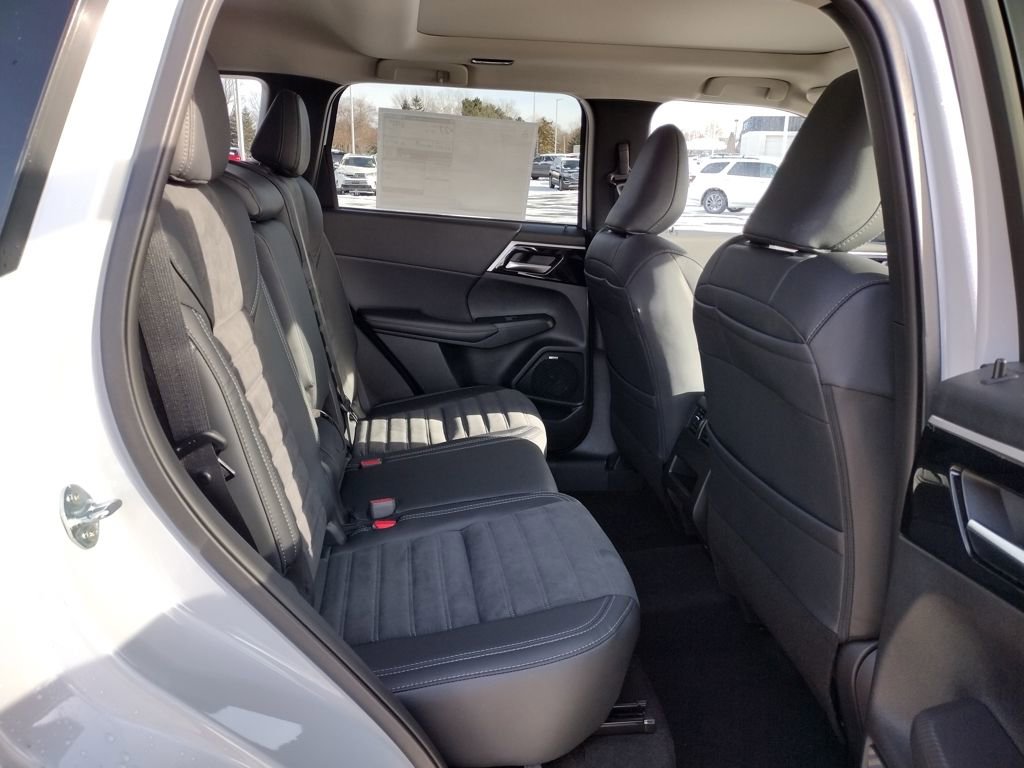 New 2026 Mitsubishi Outlander Trail Edition image 10