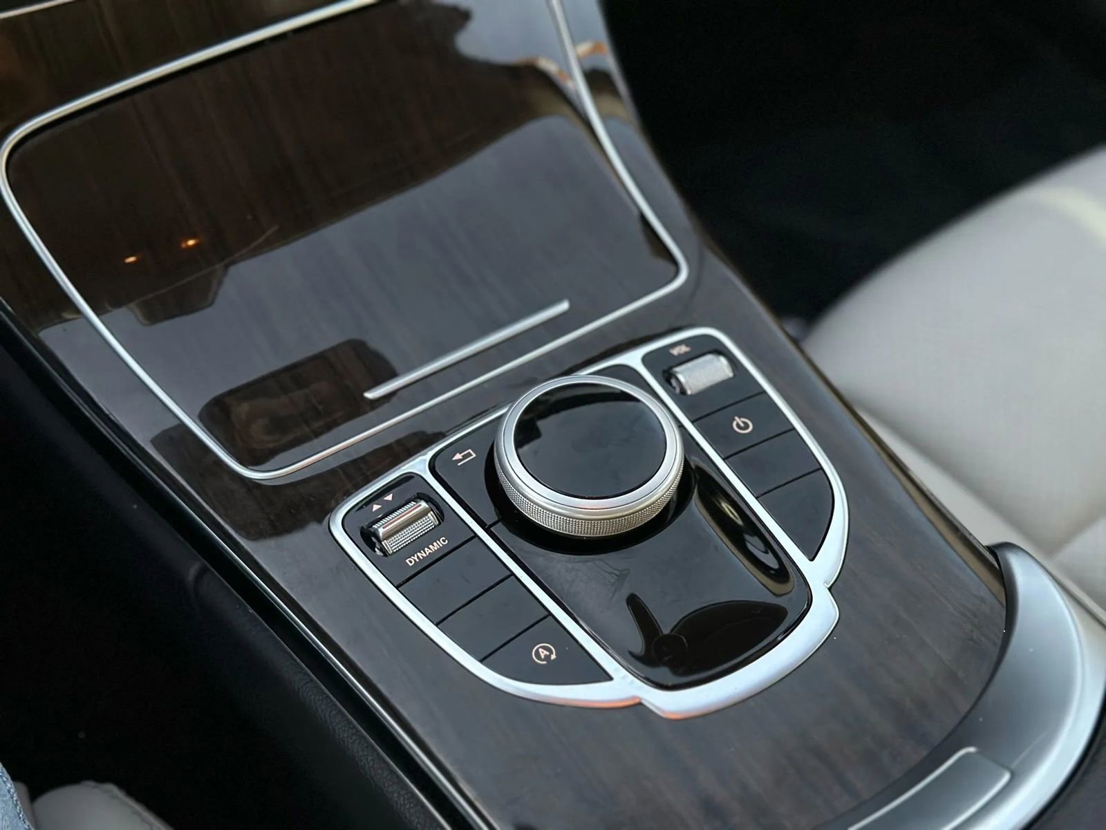 Used 2018 Mercedes-Benz C 300 4MATIC Sedan image 27