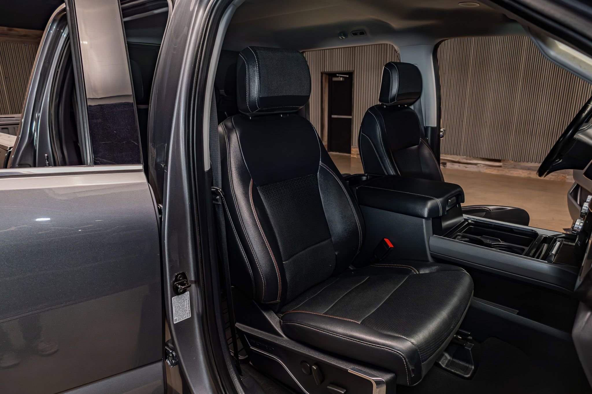 Used 2023 Ford F350 Lariat w/ Lariat Ultimate Package AWD/4WD image 27