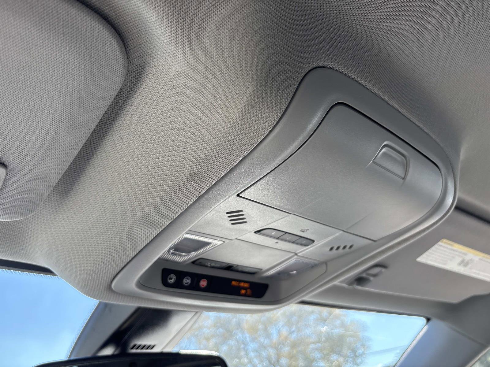 Certified 2023 GMC Acadia SLT image 24