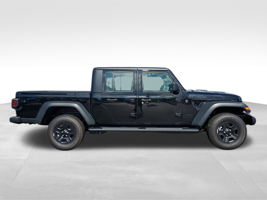 New 2026 Jeep Gladiator Sport AWD/4WD image 10