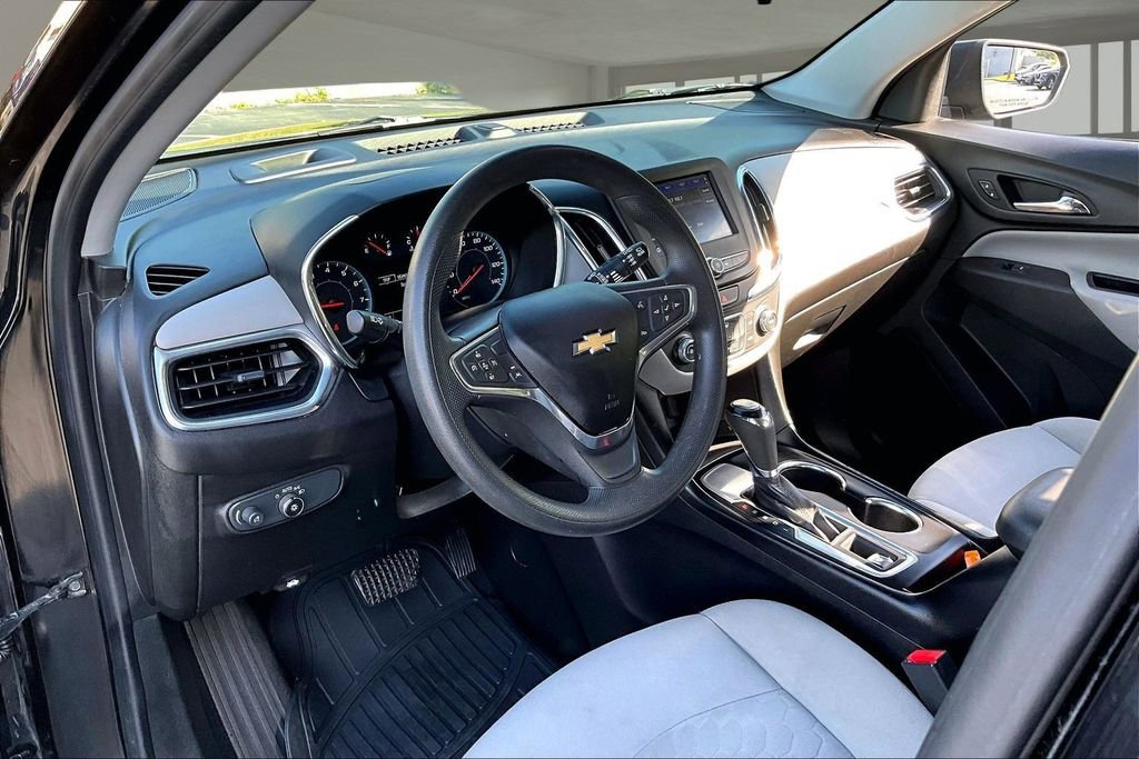 Used 2020 Chevrolet Equinox LS w/ LS Convenience Package FWD image 14